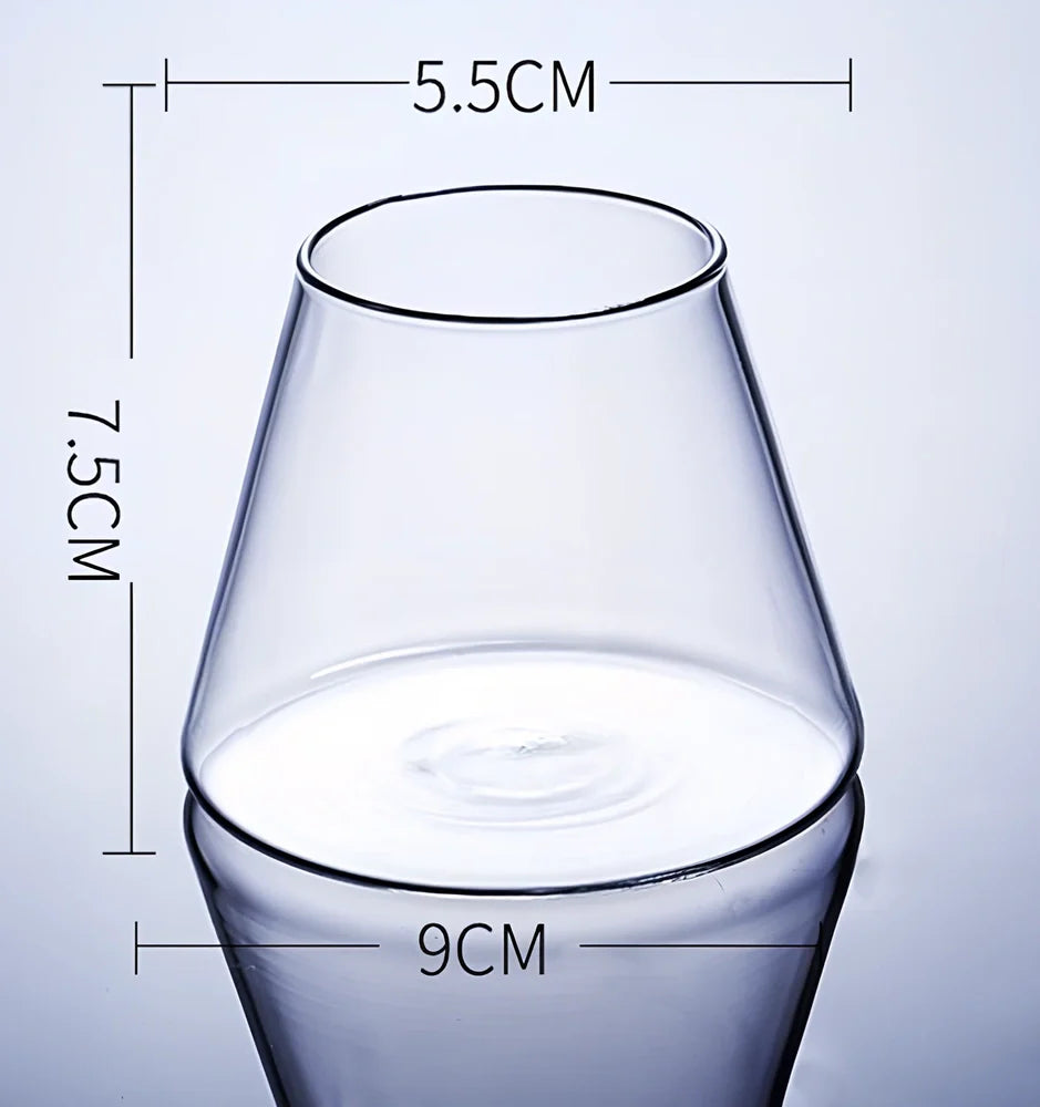 Transparent borosilicate glass cocktail glasses with 300-350ml capacity on wooden table