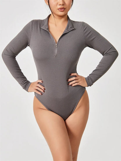 Seamless jumpsuit for women in various colors, featuring a slimming and comfortable design