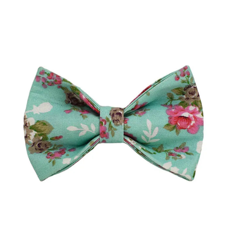Fabric dog collar and leash set with detachable rose bow in green background