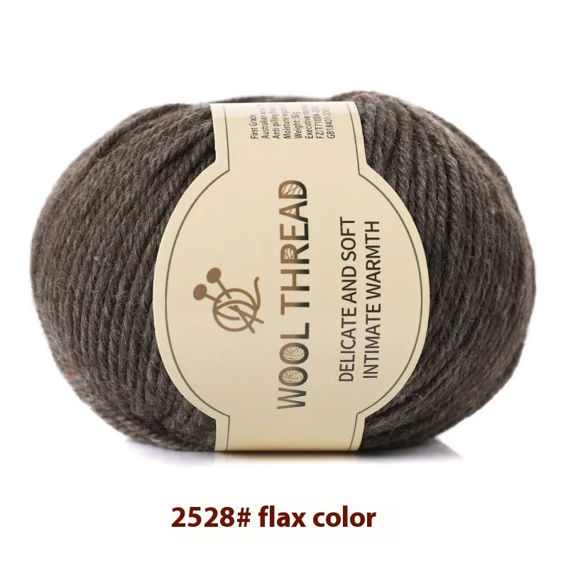 Hand-woven scarf sweater thread roll in domestic wool yarn for baby knitting projects with 10-needle compatibility
