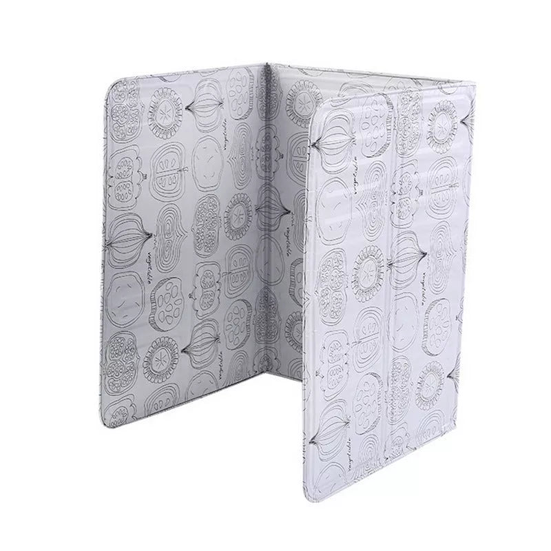 Kitchen oil splatter screen made of aluminum foil, foldable design, heat and oil proof