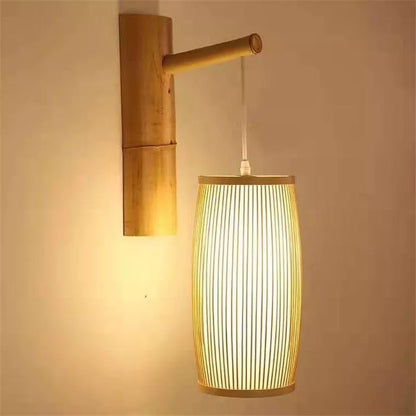 Handcrafted bamboo plait lamp with E27 holder for versatile lighting