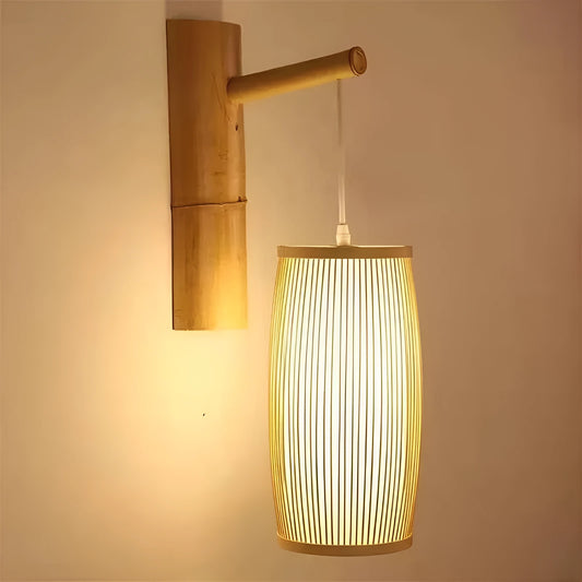 Hand-plaited natural bamboo lamp shade with open weave, 35cm tall, for E27 bulbs.