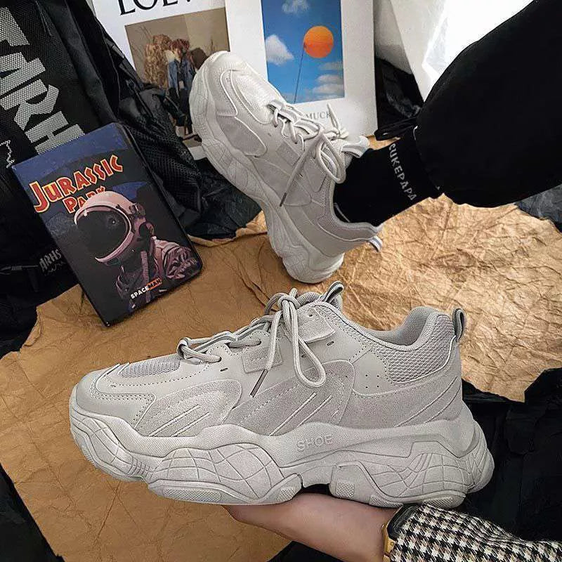 All-match Platform Running Sneakers in black with breathable PU upper and thick rubber sole