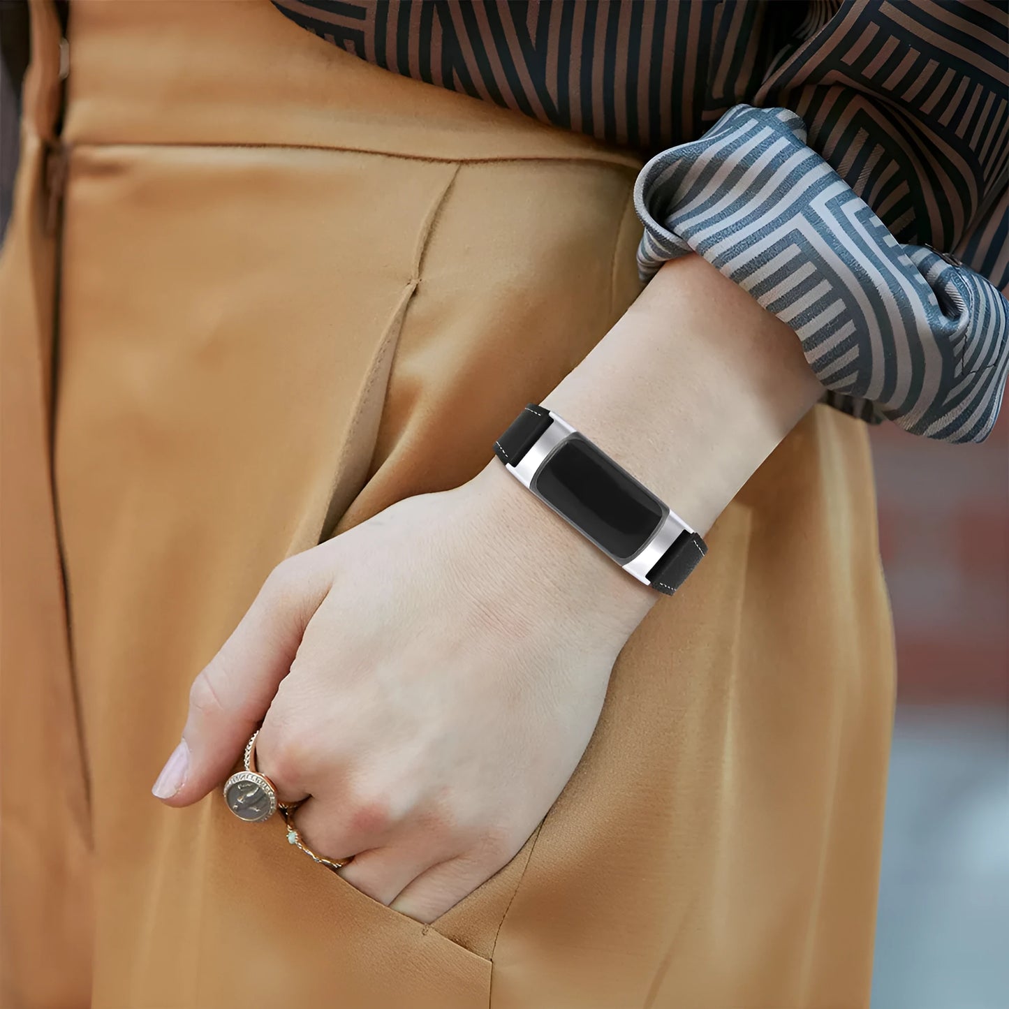 Genuine leather strap for Fitbit charge5 and charge6 in selected colour with adjustable buckle showing 5.5-8.1 inch length