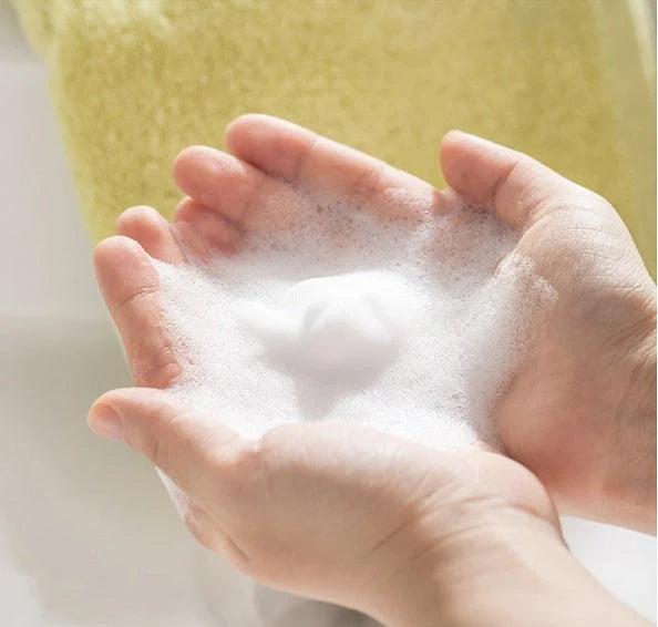 White automatic hand sanitizer dispenser with infrared sensor and 250mL capacity