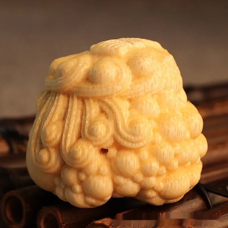 Solid bamboo carving golden toad princess ornament measuring 5.0 cm for household decorative display