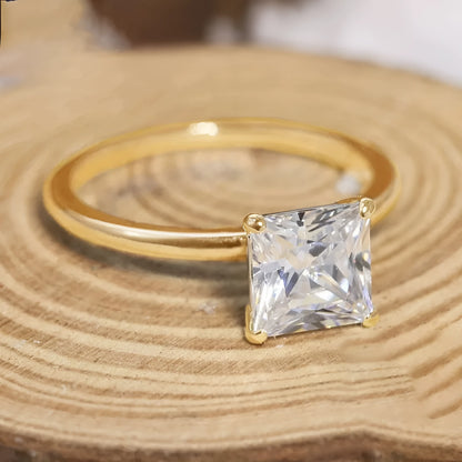925 silver geometric ring with round elements on finger, available in silver gold rose gold colours
