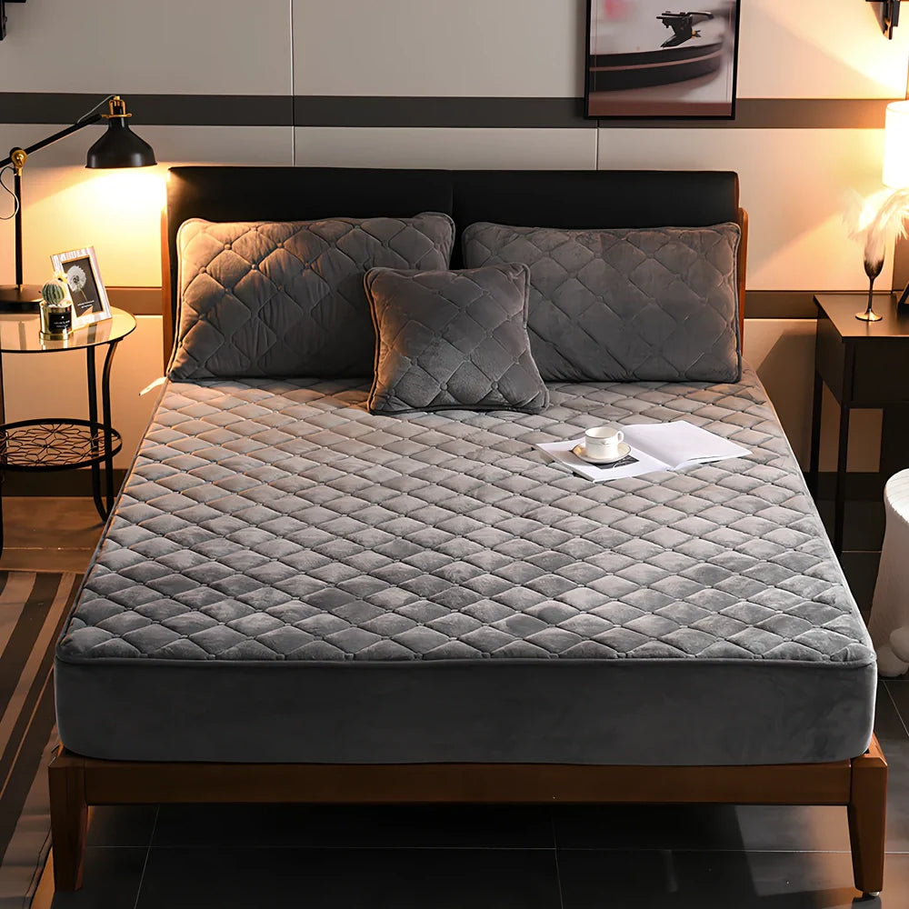 Crystal fleece quilted bed cover with velvet finish in blue colour