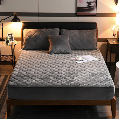 Crystal fleece quilted bed cover with velvet finish in blue colour