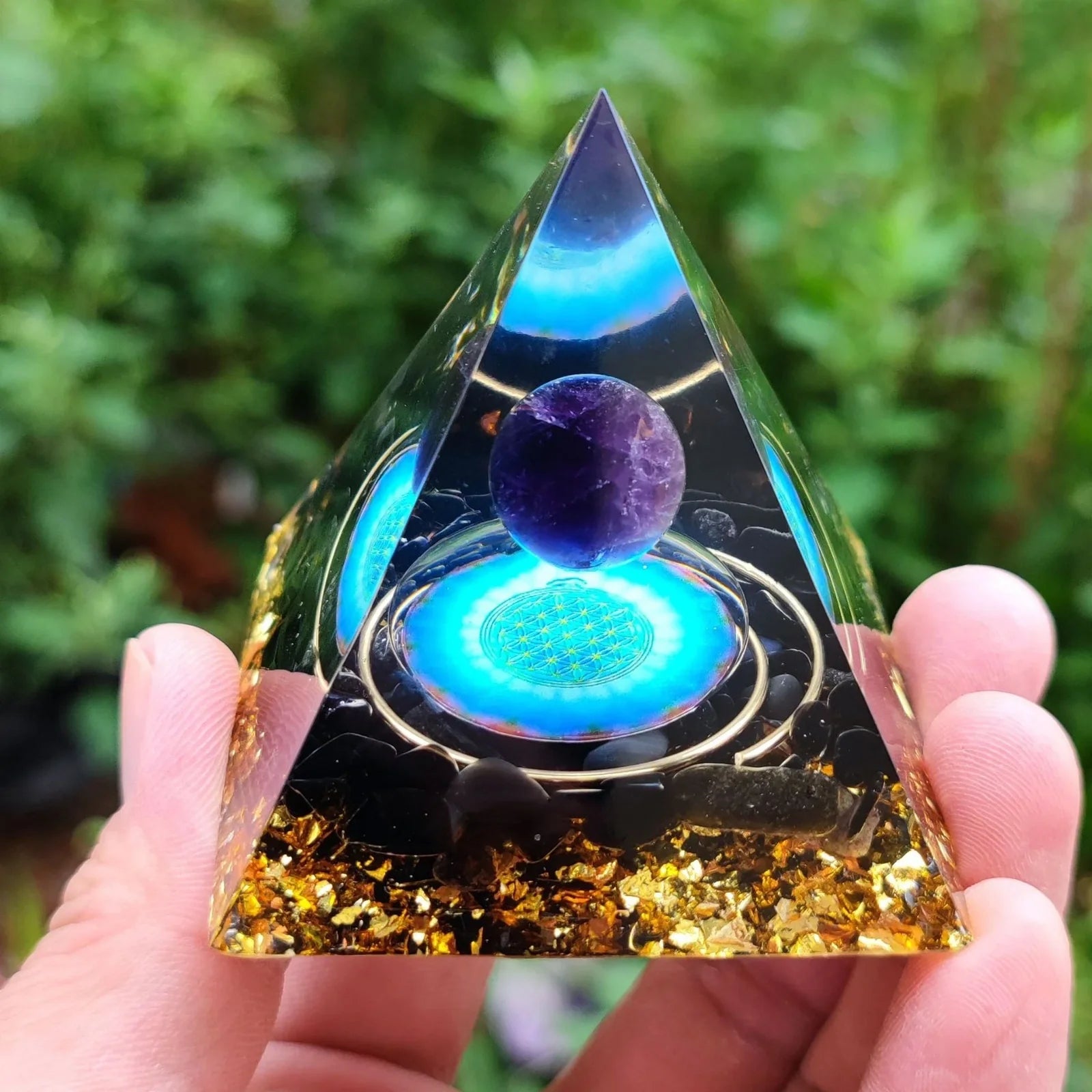 Crystal ball gravel pyramid resin artwork with 6cm diameter and 50mm base