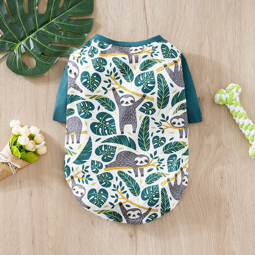 Small dog wearing printed t-shirt with bust measurement 47cm and back length 32cm for dogs 3.50kg-5.00kg