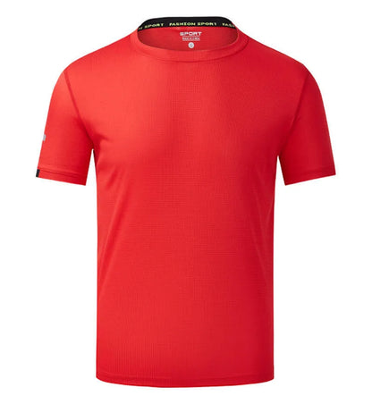 Man wearing a solid colour ice silk quick-drying short sleeve sports shirt
