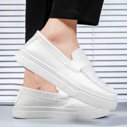 Men's British style casual shoes with round toe and slip-on design in PU leather