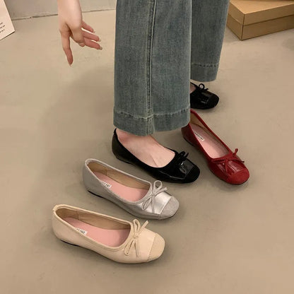 Retro women's ballet pumps with square toe and bow detail in four colour options