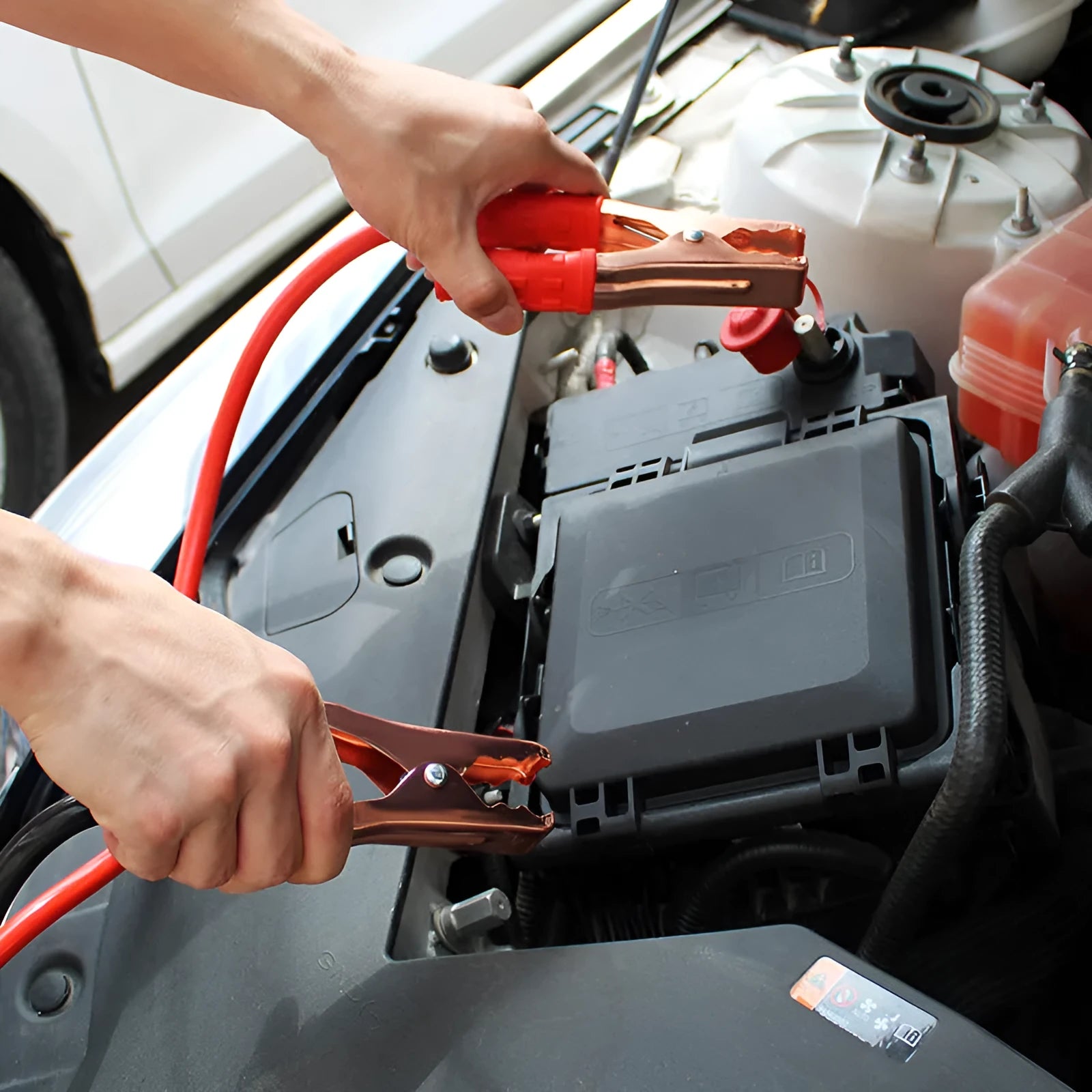 Black and red 500A car battery clip emergency kit with 2 metre PVC cables in OPP storage bag