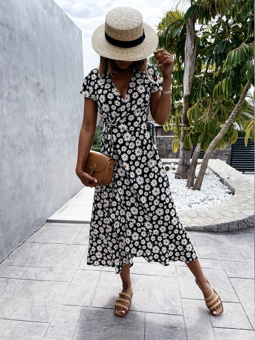 Fashionable and slimming women's dress with v-neck and elastic waist design