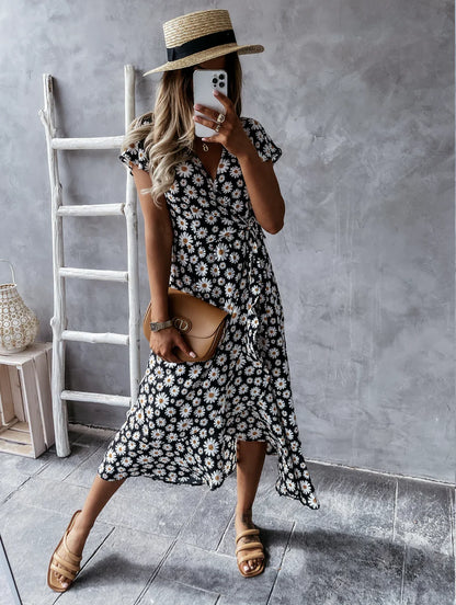 Fashionable and slimming women's dress with v-neck and elastic waist design