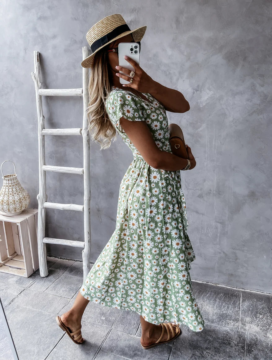 Fashionable and slimming women's dress with v-neck and elastic waist design