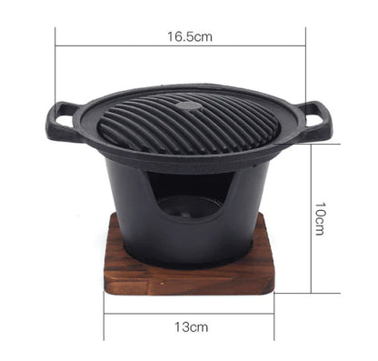 Compact and portable mini barbecue grill with Japanese-inspired design for solo or small-scale outdoor cooking