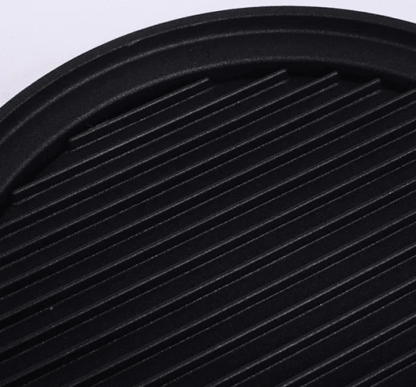 Compact and portable mini barbecue grill with Japanese-inspired design for solo or small-scale outdoor cooking