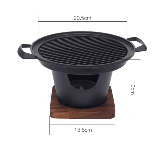 Compact and portable mini barbecue grill with Japanese-inspired design for solo or small-scale outdoor cooking