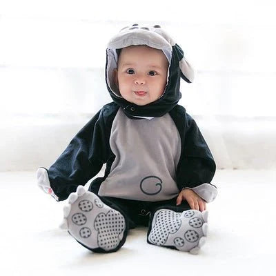 A cozy, one-piece baby jumpsuit with an adorable animal-inspired print, perfect for Halloween festivities.