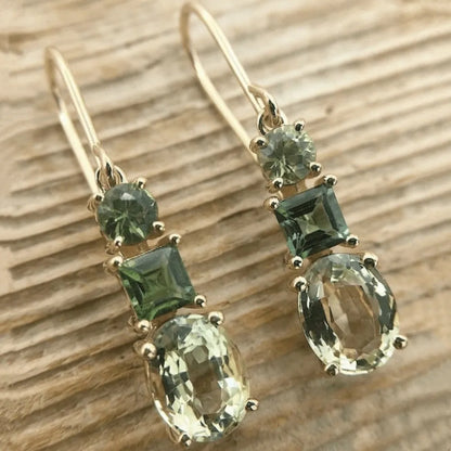 Green geometric copper earrings with a quadrilateral shape in a retro bohemian style
