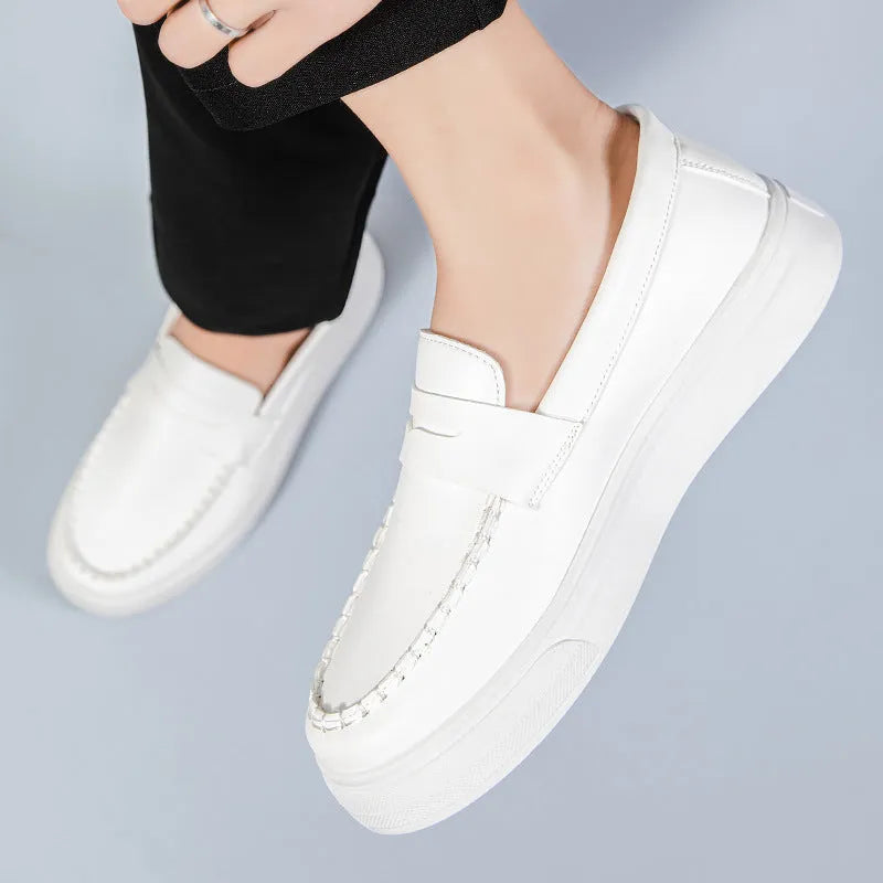 Men's British style casual shoes with round toe and slip-on design in PU leather