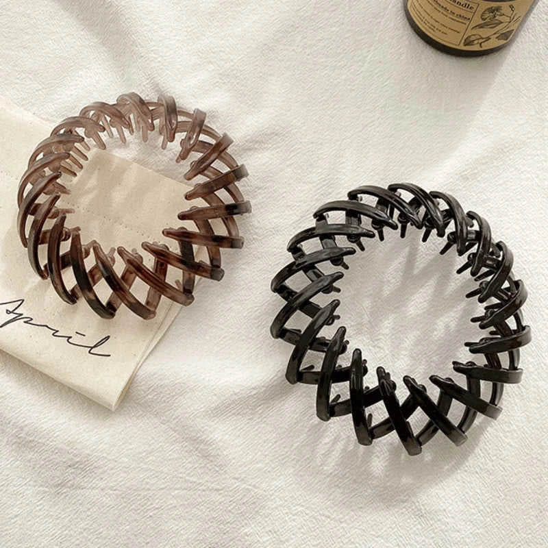 Adjustable ponytail hair accessory with flexible teeth, available in various colors, designed for easy, natural-looking hairstyles