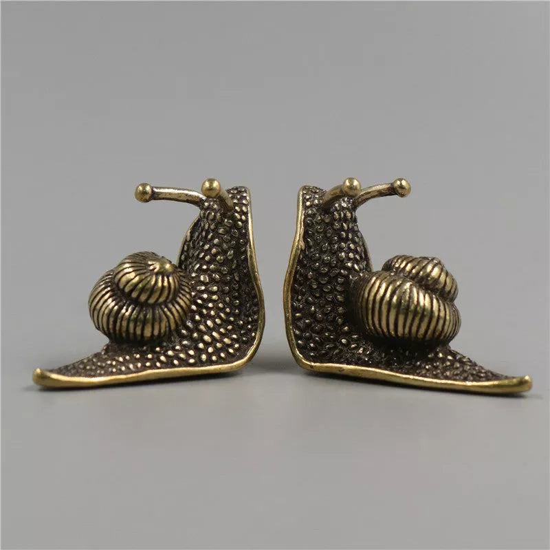 Brass tea pet snail decoration pure copper paperweight with pastoral design