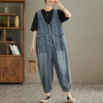 Women's denim tank top jumpsuit with Hong Kong breeze style and ninth pants feature