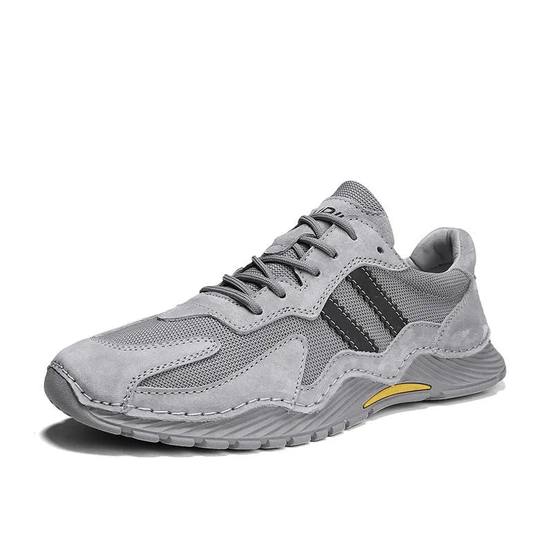 Men's low-top lace-up platform hiking boots in pigskin with round toe and rubber sole