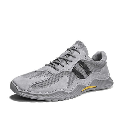 Men's low-top lace-up platform hiking boots in pigskin with round toe and rubber sole