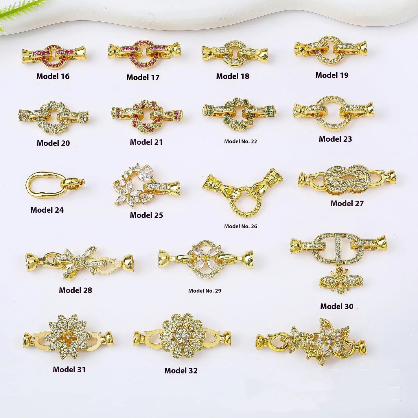 Small 18K gold-plated jewellery clasp for pearl necklaces in gold, rose gold, and silver finishes