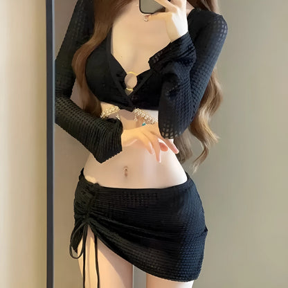 Women's long sleeve black and white bikini swimsuit with split design for hot spring swimming