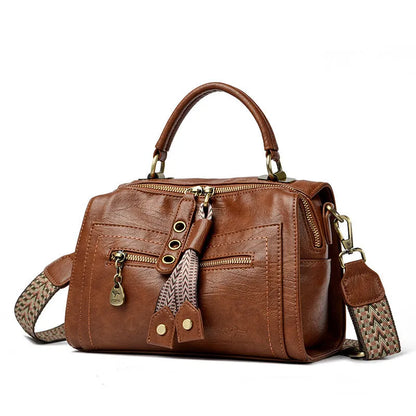 Women's one-shoulder crossbody bag in soft PU leather with retro styling