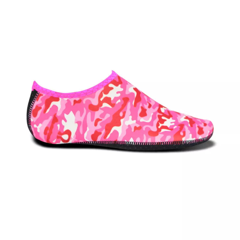 2.5mm rubber snorkeling socks with non-slip lycra in multiple colors