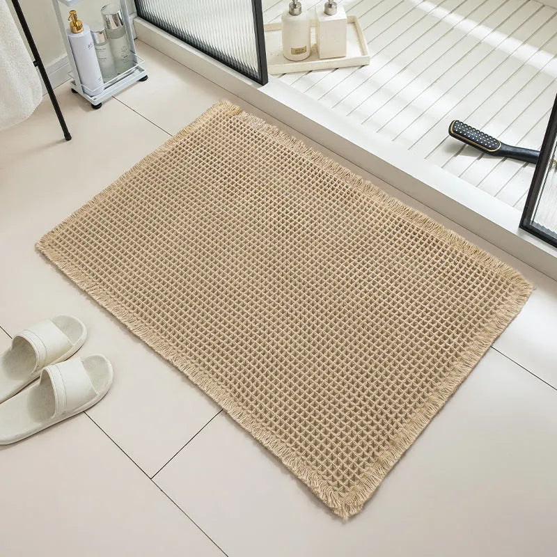 Checkered pattern non-slip bathroom carpet in beige colour with woven polyester construction