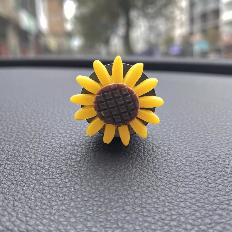 Sunflower car vent clip with aromatherapy function, bright yellow petals, green leaves