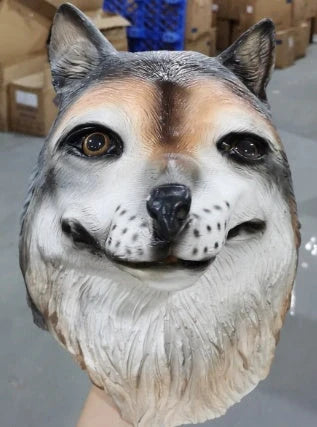 Realistic werewolf costume mask with 360-degree rotation for dynamic Halloween and cosplay performances