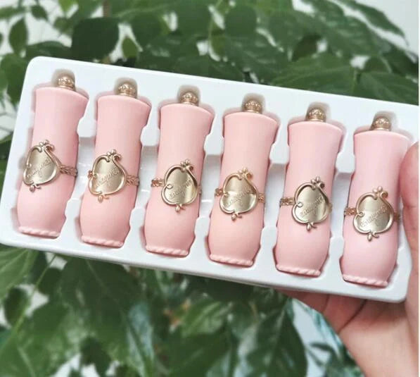 Jelly Flower Lipstick Set with six color-changing, flower-infused lipsticks