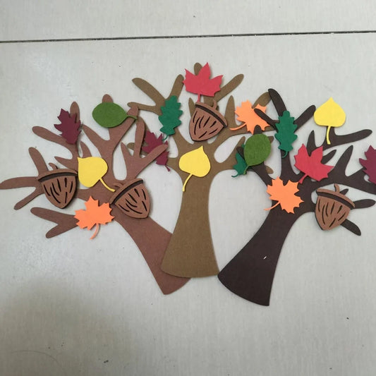 96-piece felt tree wall hanging for children's rooms measuring 24cm wide by 23cm high