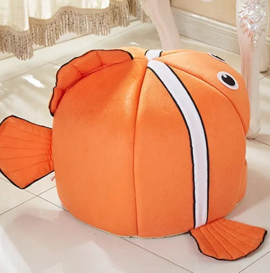 Orange cloth pet kennel with removable washable cover, available in sizes XS to L for cats and dogs