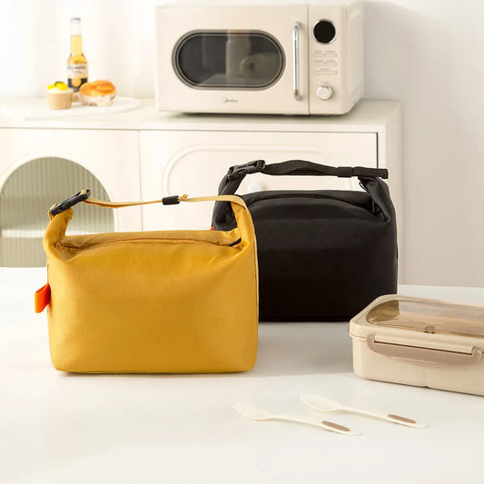 Japanese-style insulated lunch bag in Army Green with 24x14cm base dimensions