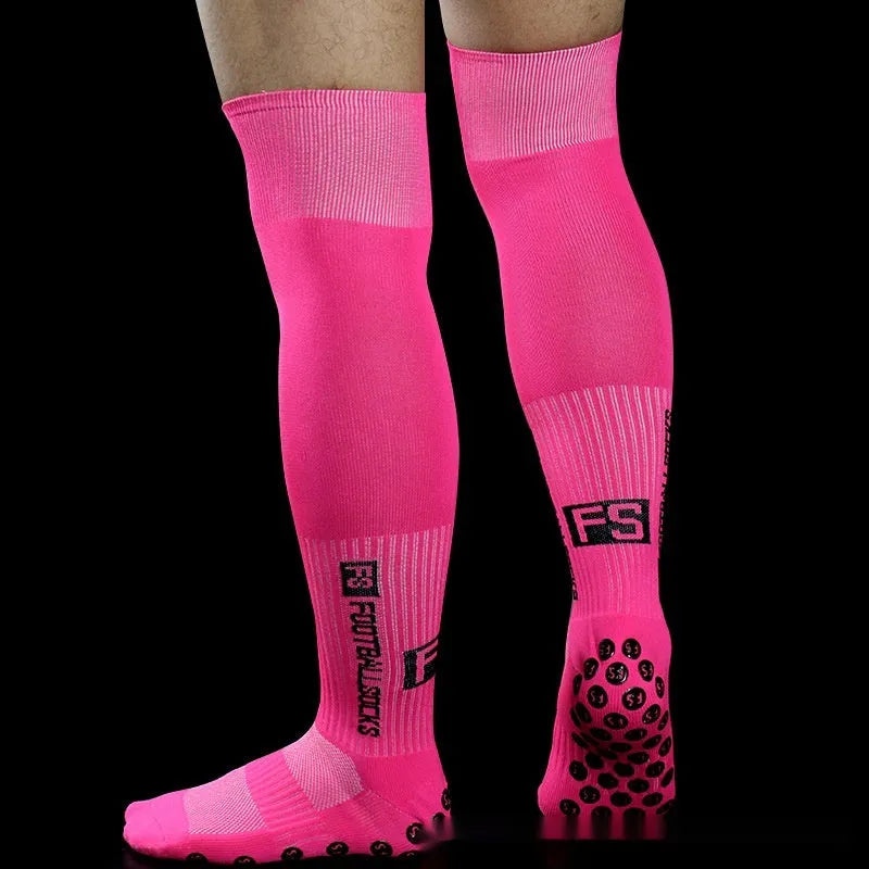 Anti-slip dispensing knee-length football socks in polyester, available in ten colours including black, white, red, and blue.