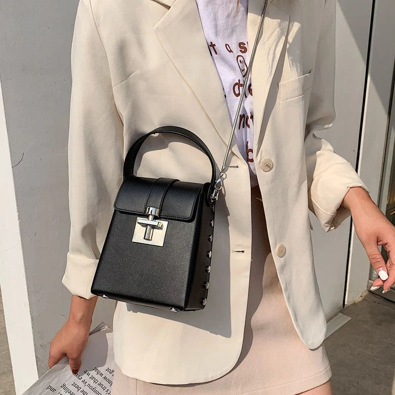 Women's horizontal square wild shoulder chain bag with zipper pocket in various colors