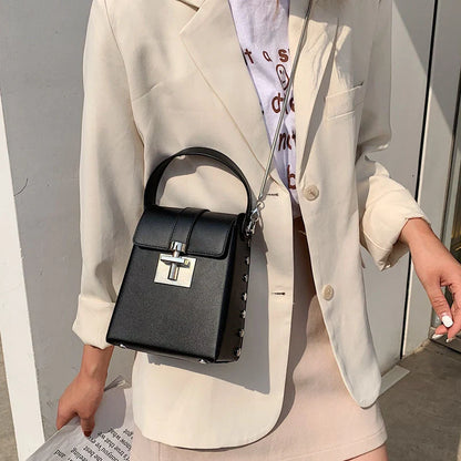 Women's horizontal square wild shoulder chain bag with zipper pocket in various colors