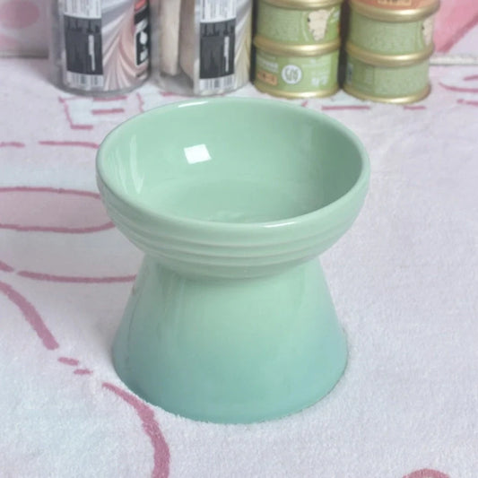 White ceramic pet bowl with high foot neck protector showing 15cm diameter and 8cm height measurement