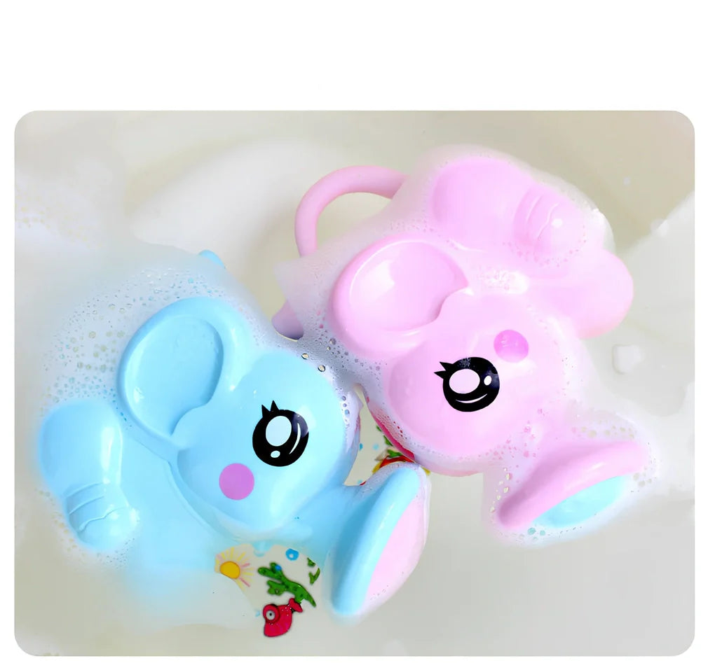 Blue plastic elephant water spray toy, 14.5cm long with handle for baby bath rinsing, smooth surface and mesh storage bag